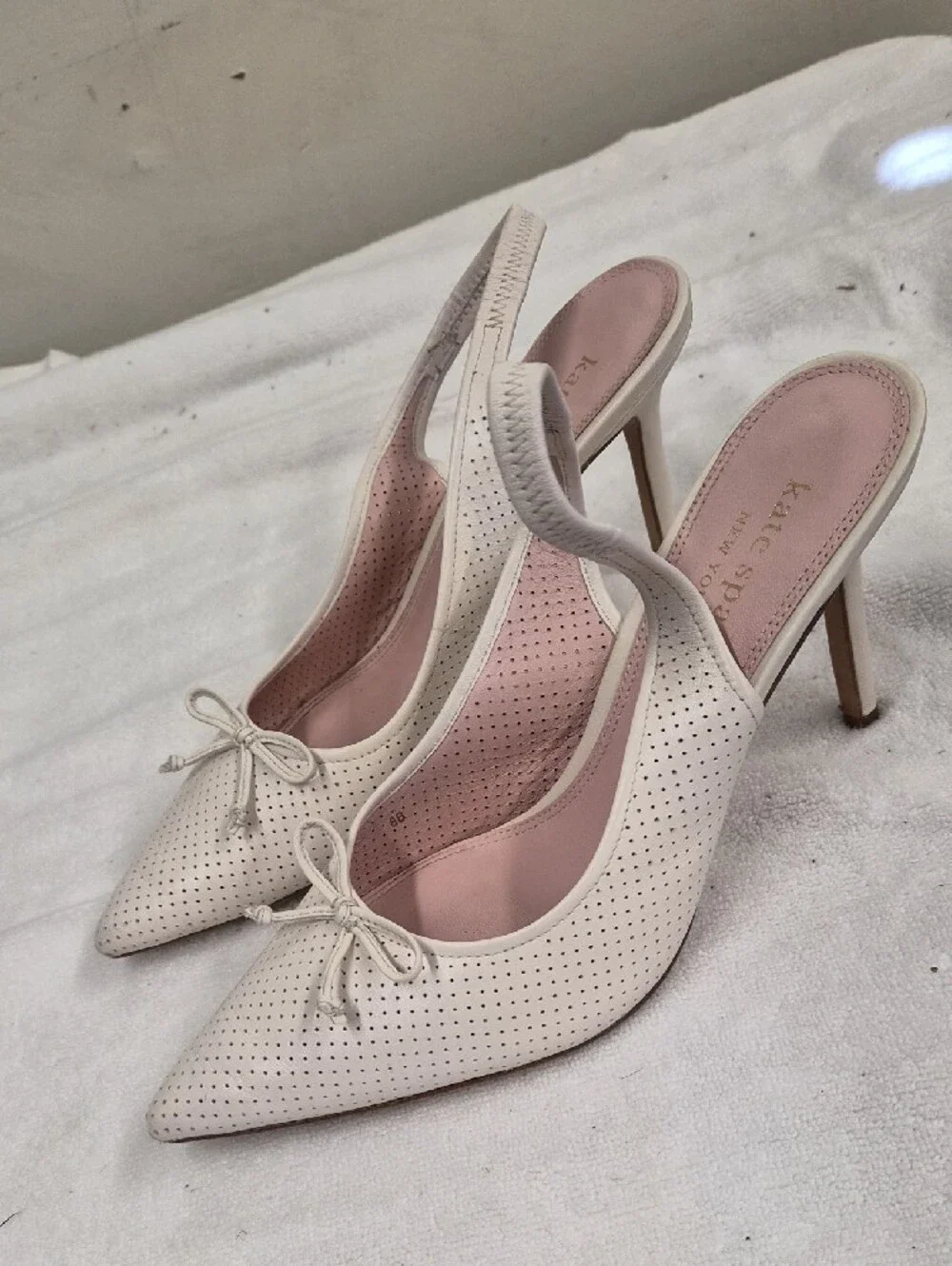 kate spade Perforated Cream Slingback Pointed Flats with Pink Insole Size 8